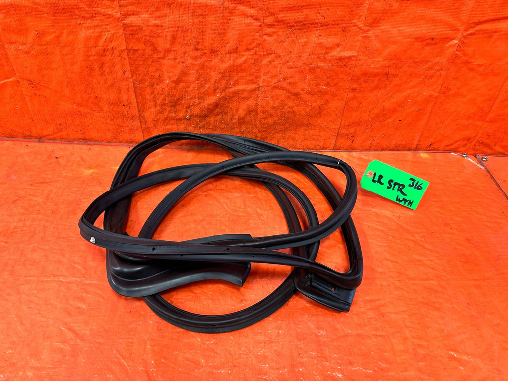 14 23 INFINITI Q50   DRIVER LEFT REAR DOOR WEATHER STRIP   OEM FACTORY #3160