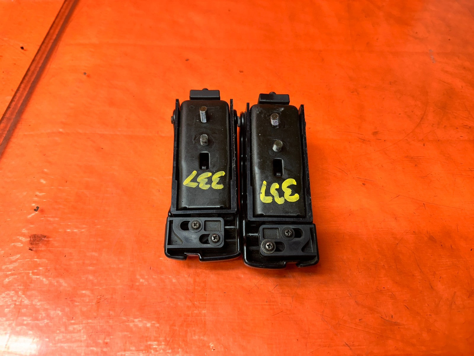 00 03 HONDA S2000 AP1 2.0L CONVERTIBLE SOFT TOP ROOF LOCK LATCHES LEFT RIGHT 33717