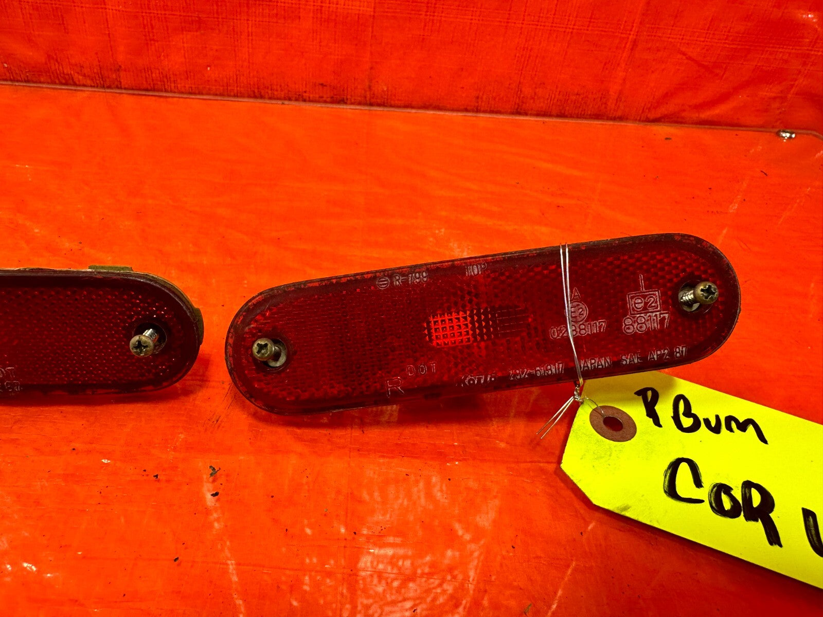 90 05 MAZDA MX 5 MIATA   LEFT AND RIGHT REAR BUMPER REFLECTORS   OEM #2677