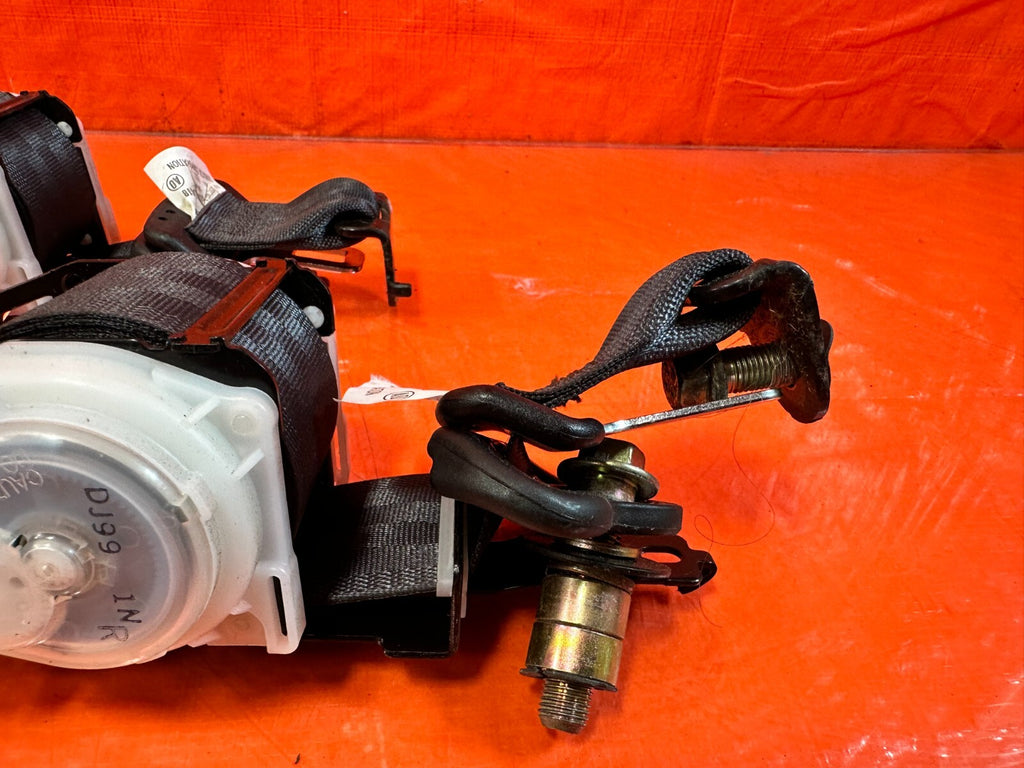 02 06 ACURA RSX TYPE S & BASE   REAR SEAT BELT SET LEFT RIGHT BLACK OEM #27111