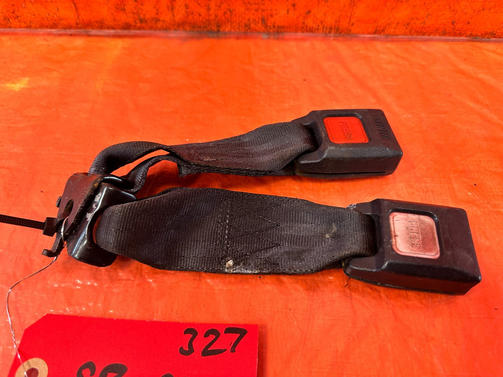 92 95 HONDA CIVIC 2D COUPE LEFT & RIGHT REAR   REAR SEAT BELT BUCKLE CLIP #3272