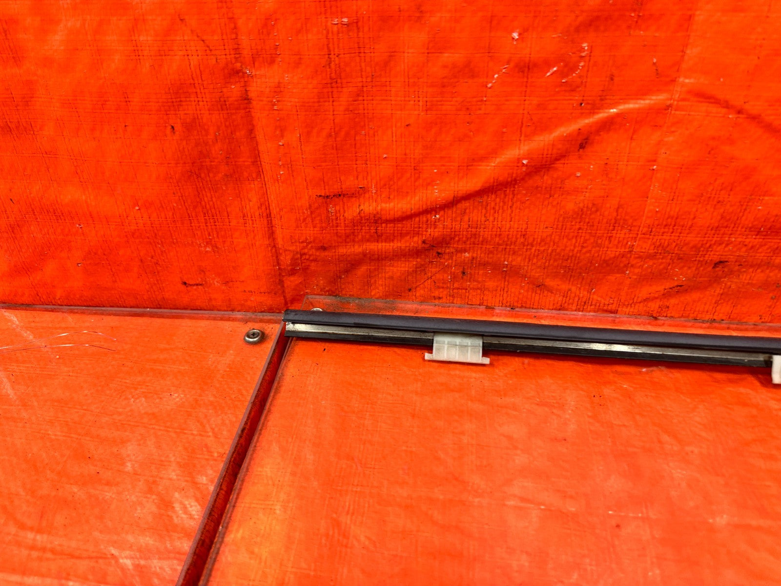 02 05 HONDA CIVIC SI EP3 HATCH   RIGHT FRONT EXTERIOR WINDOW GLASS TRIM OEM #3083