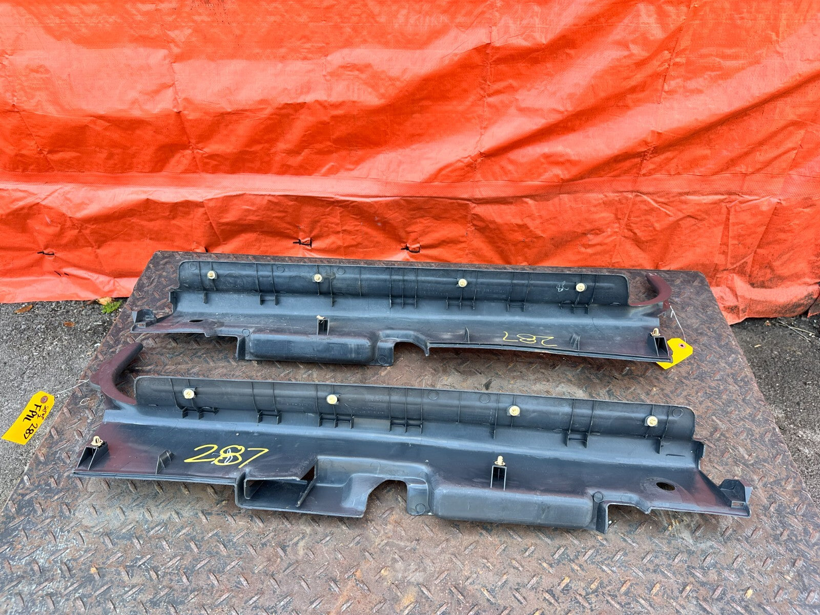 96 00 HONDA CIVIC   HATCHBACK   LEFT AND RIGHT FLOOR PILLARS SCUFF PLATE SET 28716