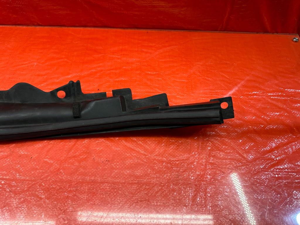 08 15 INFINITI G37 & Q60 COUPE DRIVER LEFT FRONT   FENDER SEAL TRIM GASKET #1884