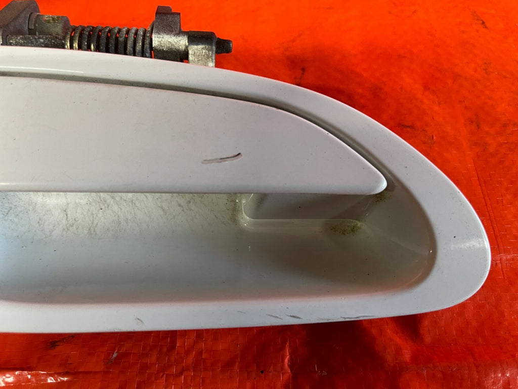 98 02 HONDA ACCORD   2D COUPE ONLY   PASSENGER RIGHT DOOR HANDLE   TAFFETA WHITE2