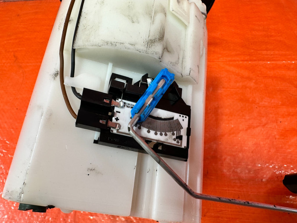 13 16 HYUNDAI GENESIS COUPE   GASOLINE GAS FUEL PUMP SENDING UNIT   OEM #3026