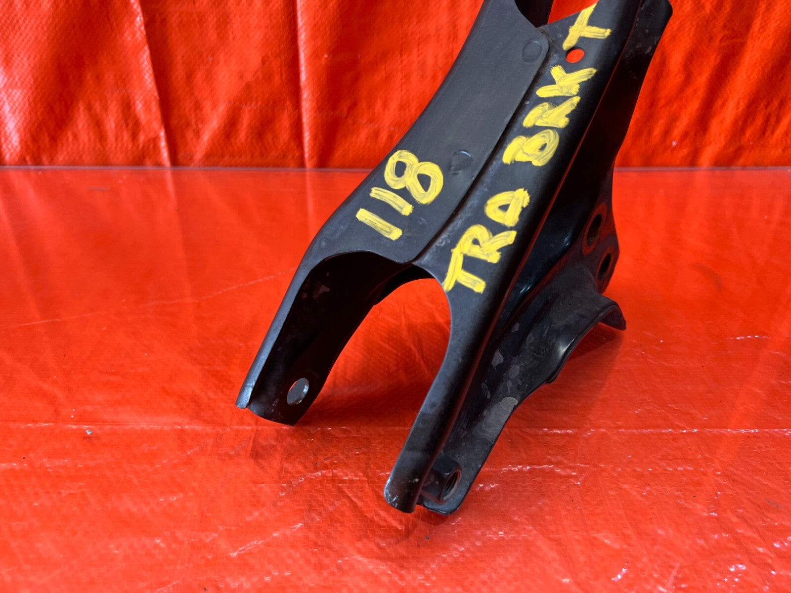 94 01 ACURA INTEGRA   AUTOMATIC   REAR TRANSMISSION BRACKET   OEM #1184