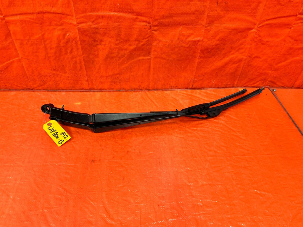 13 24 SUBARU BRZ   LEFT & RIGHT WINDSHIELD WIPER ARMS   OEM FACTORY #2920
