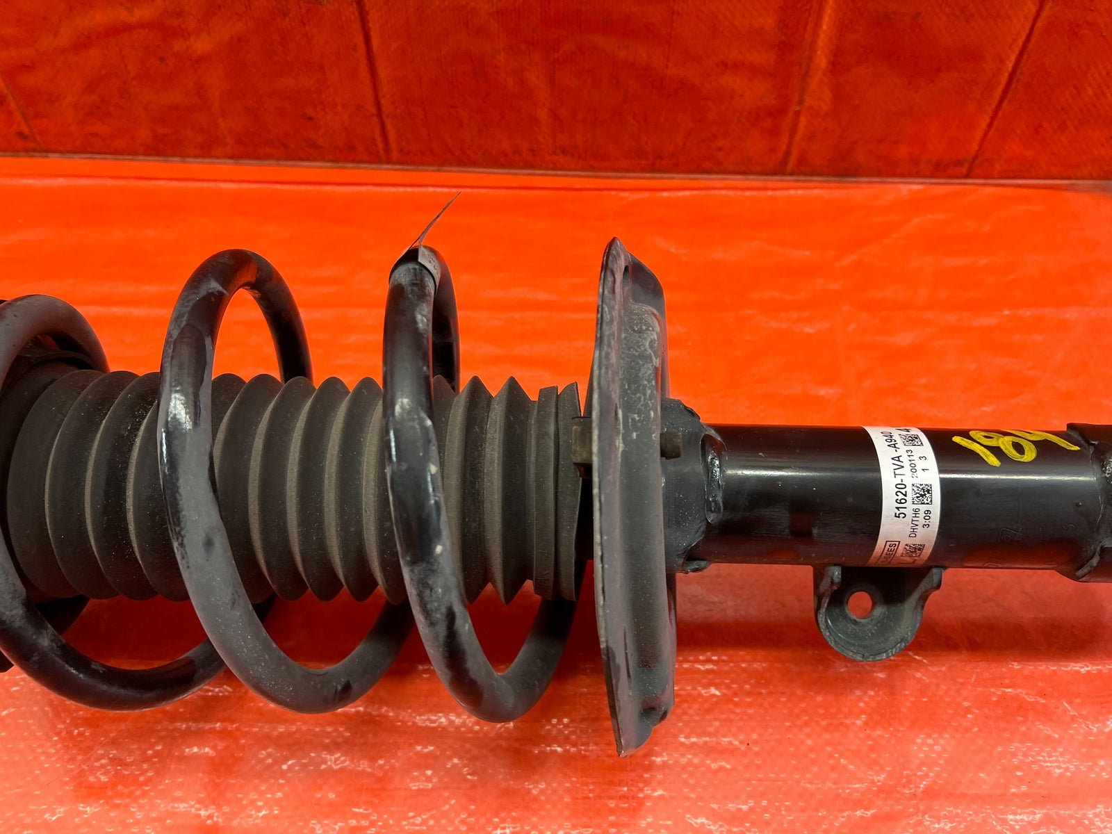 18 21 HONDA ACCORD SPORT   SHOCK & SPRING STRUT PASSENGER RIGHT FRONT   OEM #1846