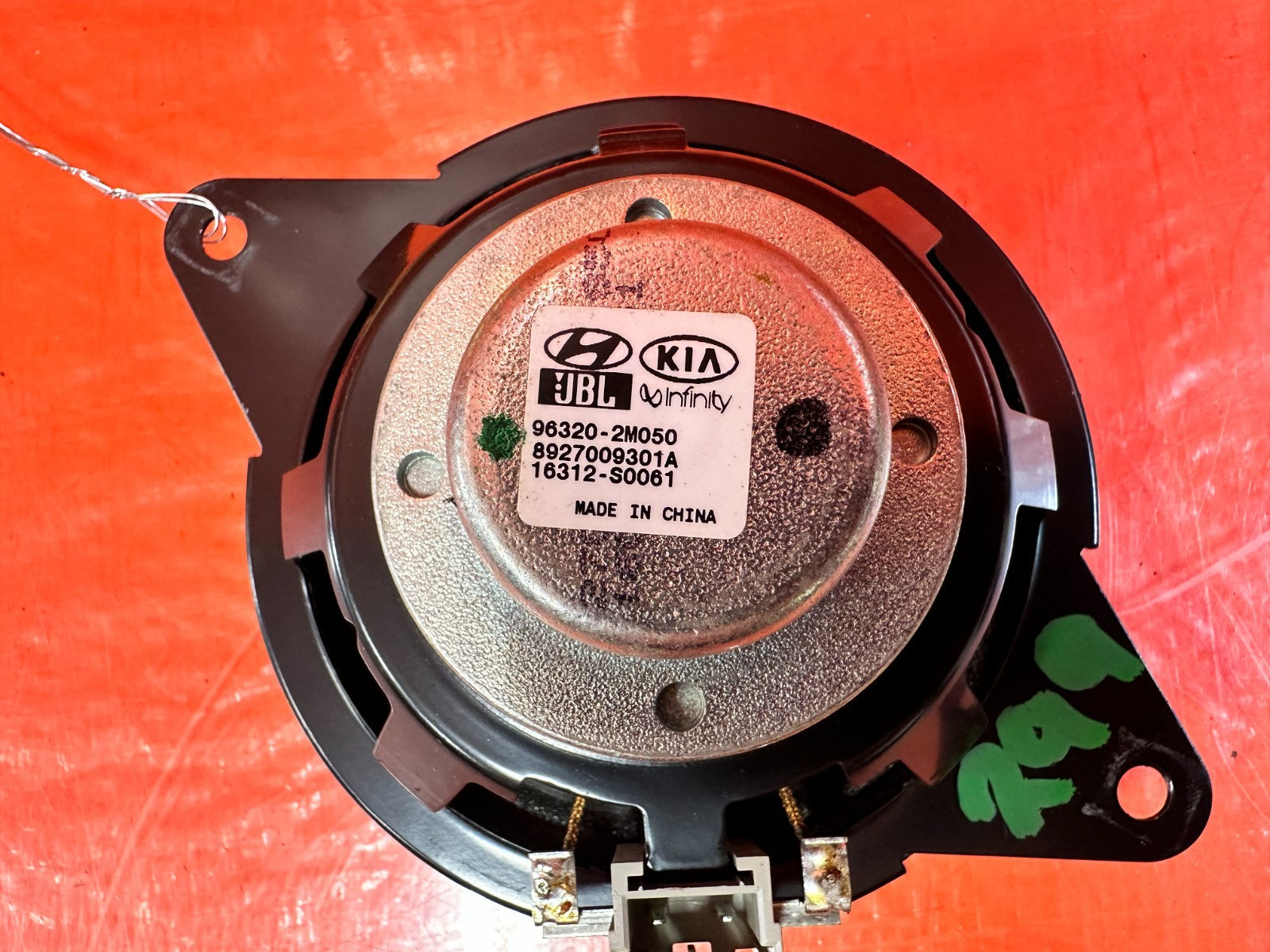 10 16 HYUNDAI GENESIS COUPE   JBL INFINITY   SPEAKER   OEM PART # 96320 2M0502