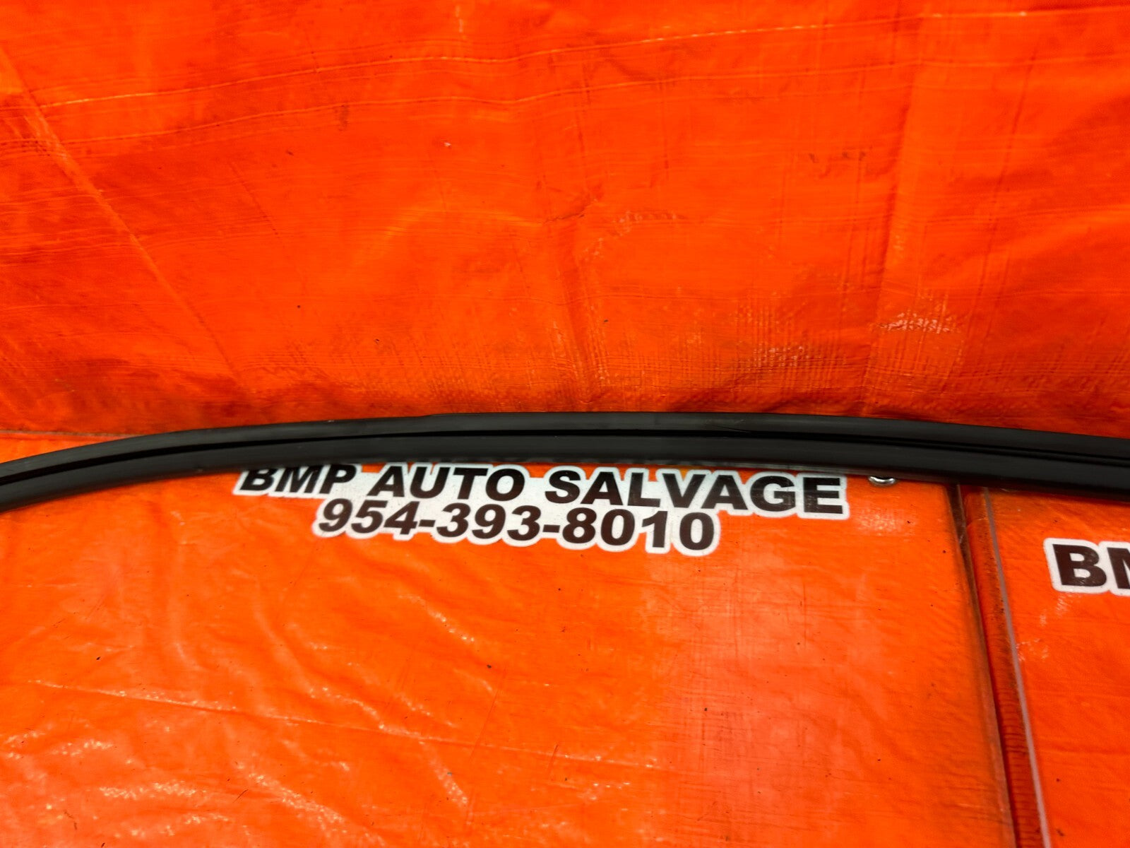 92 95 HONDA CIVIC COUPE HATCH PASSENGER RIGHT WEATHER STRIP RUN CHANNEL OEM #2575