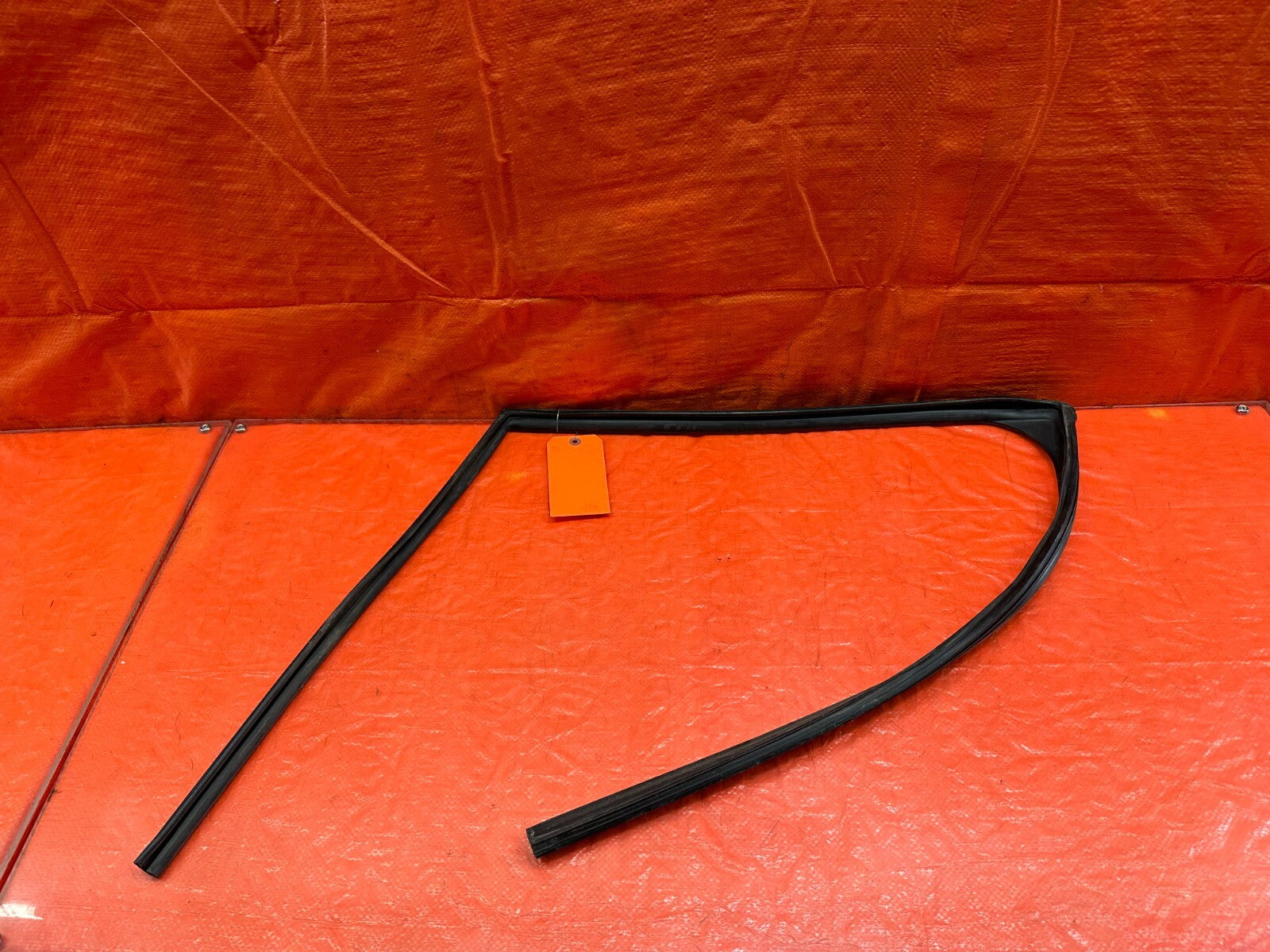 08 12 HONDA ACCORD SEDAN   RIGHT REAR WINDOW GLASS RUN CHANNEL OEM #2390