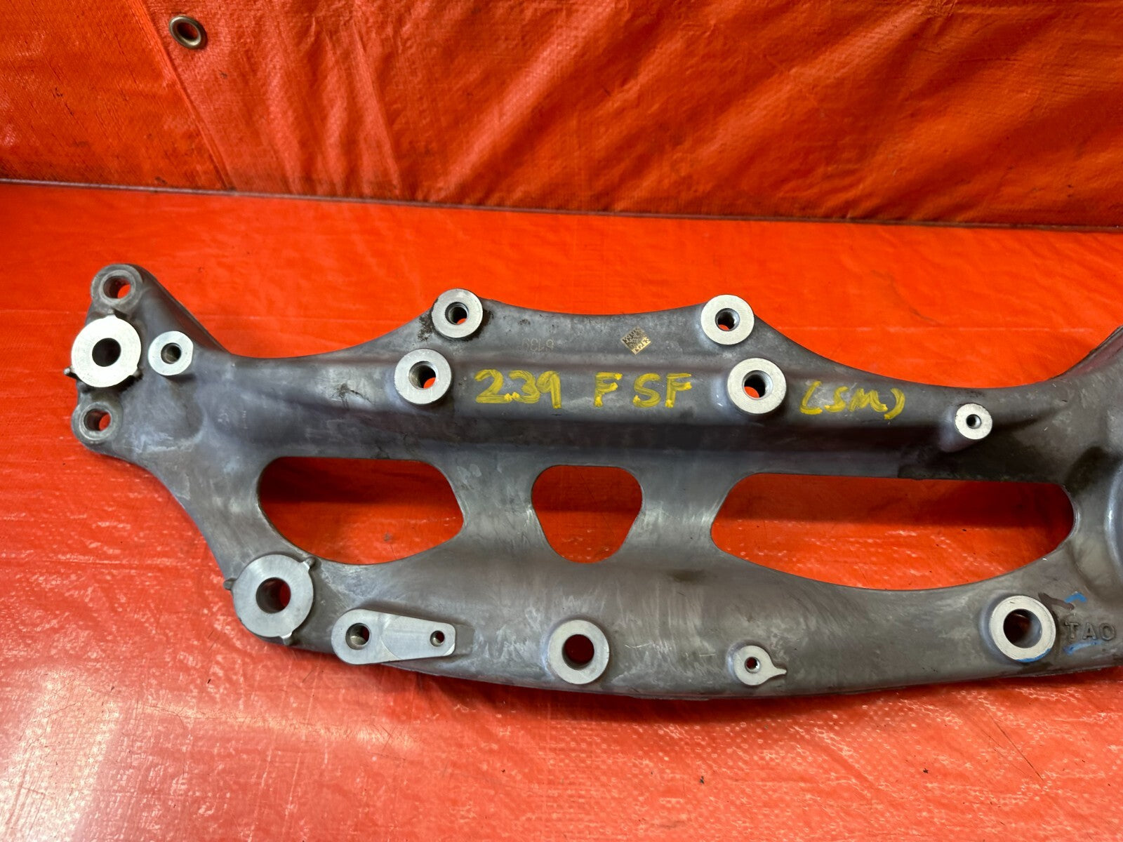 08 12 HONDA ACCORD SEDAN 2.4L FRONT SUB FRAME CROSS MEMBER ALUMINUM BRACKET #2394