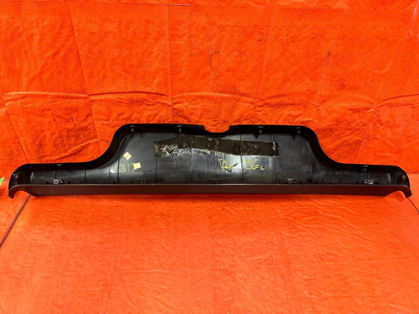 90 91 HONDA CIVIC HATCHBACK   REAR HATCH TAILGATE TRIM PLASTIC COVER OEM 3175