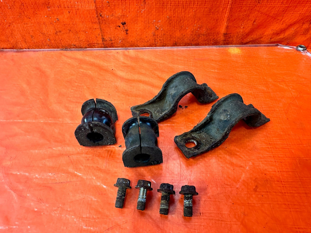 02 05 HONDA CIVIC SI EP3 HATCH REAR SWAY BAR MOUNTING BRACKET & BUSHINGS OEM 3080