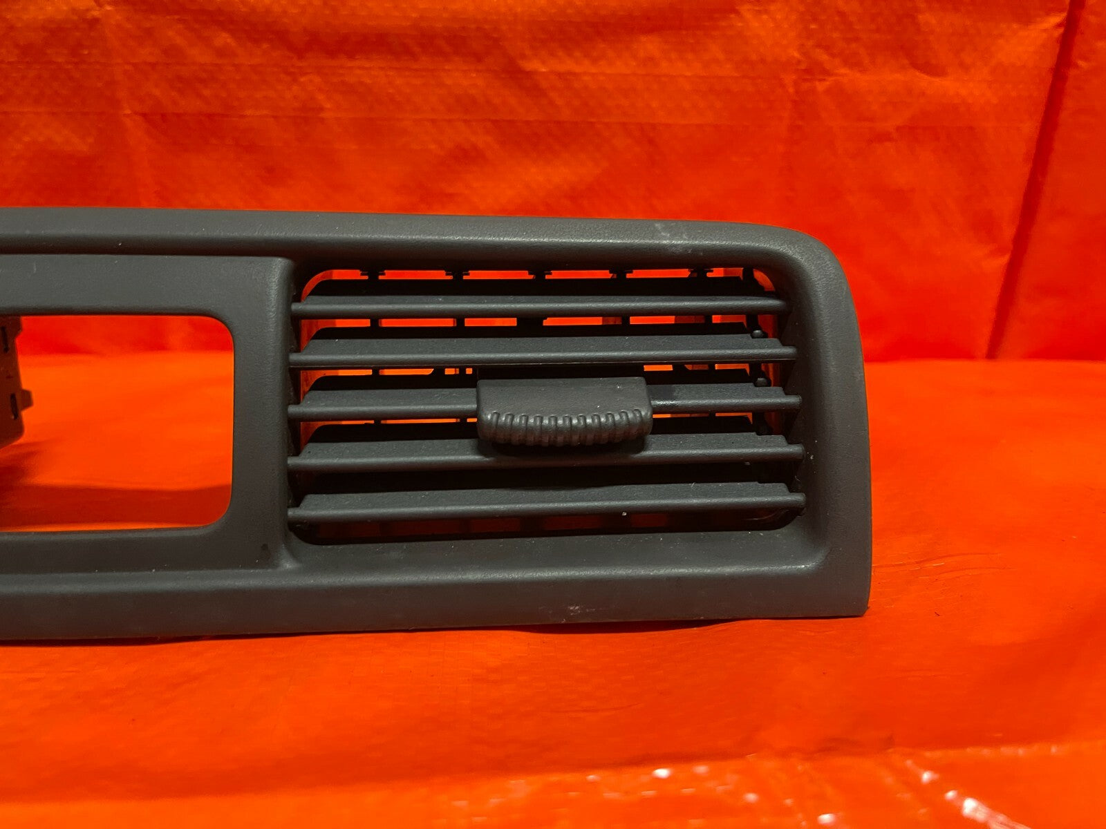 97 01 HONDA CR V CRV   INTERIOR CENTER HVAC AC VENT W/ HAZARD SWITCH   OEM OE3