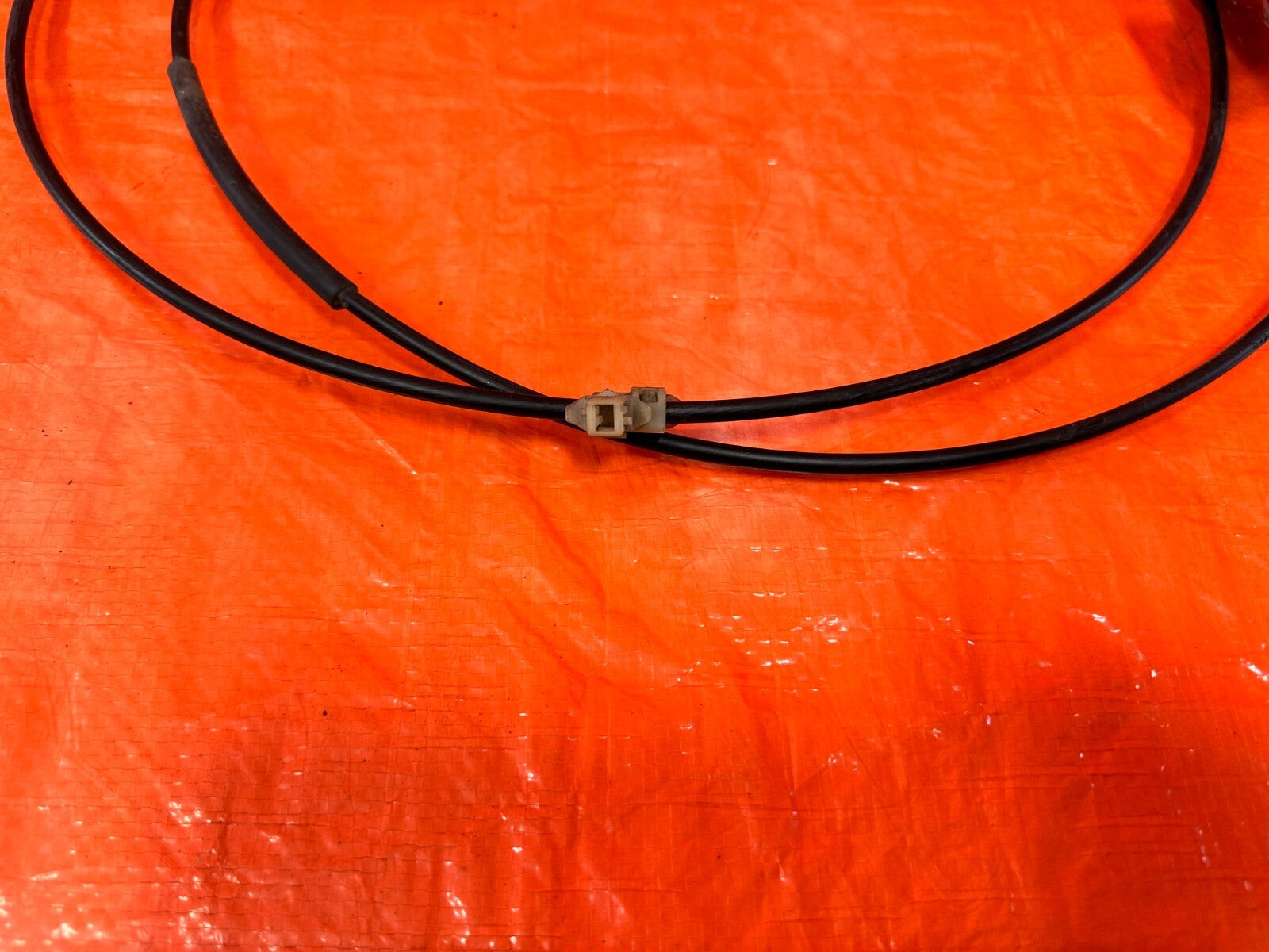 08 15 INFINITI G37 COUPE & CONVERTIBLE   HOOD RELEASE WIRE CABLE   OEM 2786