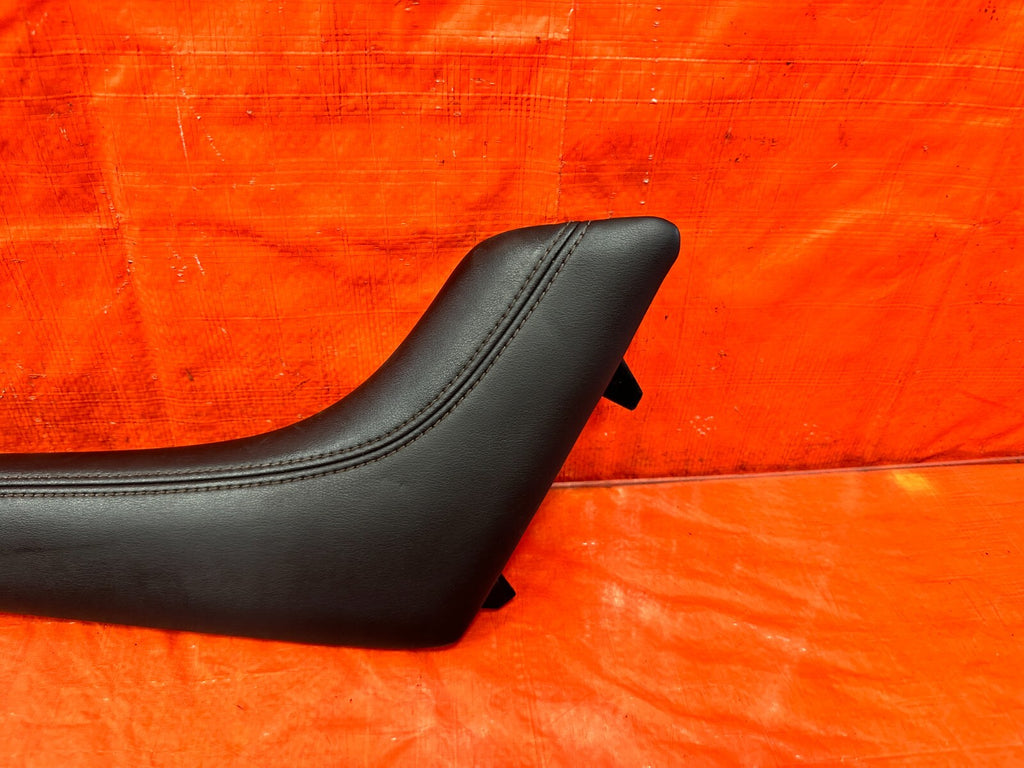 2020 20 INFINITI Q50   PASSENGER RIGHT SHIFTER CONSOLE TRIM   BLACK STITCH 2963