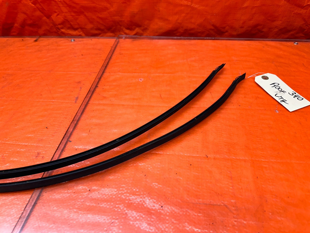 94-01 ACURA INTEGRA 4D SEDAN ROOF TOP MOUNTED WEATHERSTRIP SEALS PAIR OEM #3407
