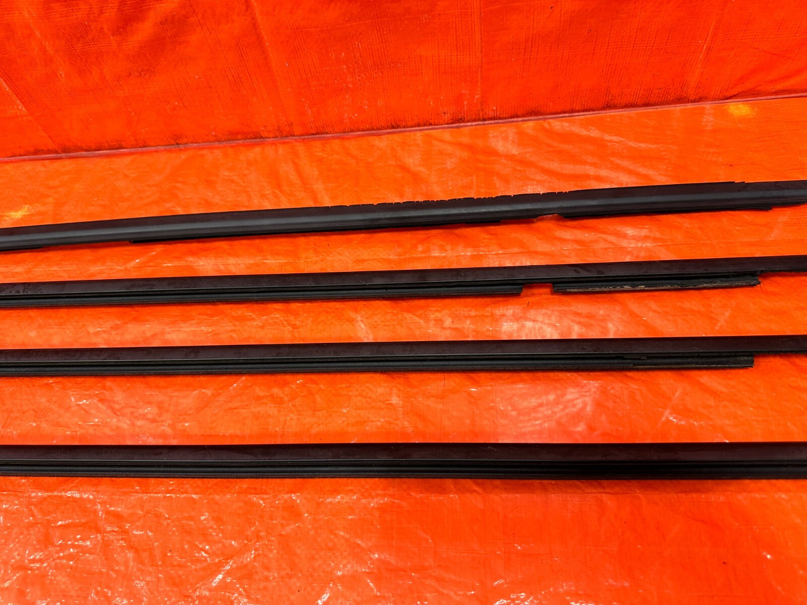 06 11 CIVIC 4D SEDAN   EXTERIOR DOOR WINDOW GLASS TRIM SET LEFT RIGHT   OEM #2704