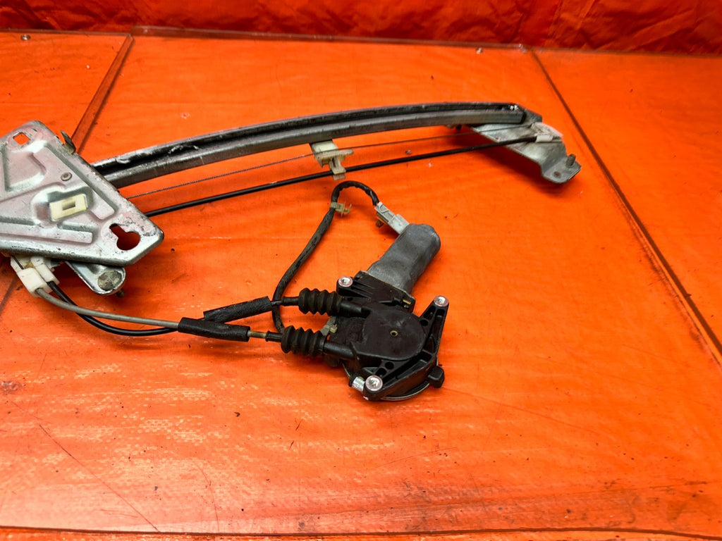 94-01 ACURA INTEGRA 4D 1.8L LEFT FRONT DRIVER WINDOW REGULATOR MOTOR OEM #34113