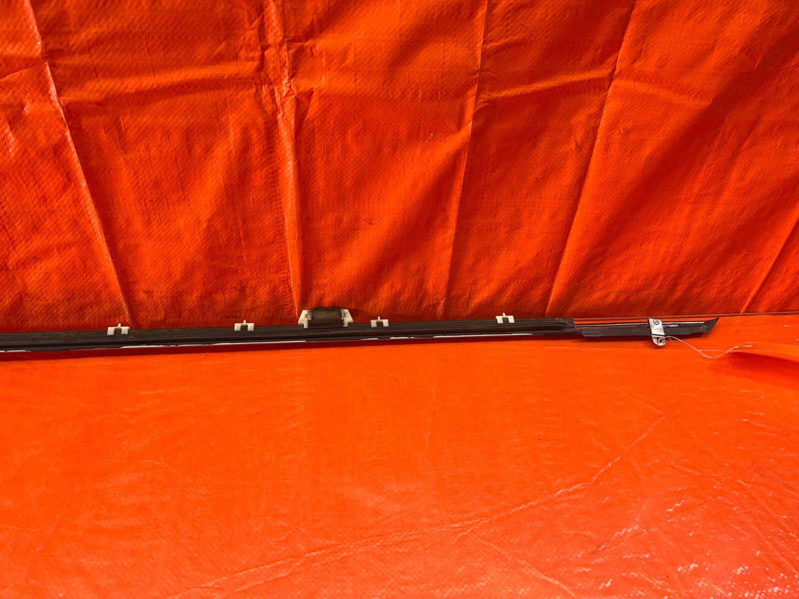 90 93 ACURA INTEGRA   RIGHT FRONT EXTERIOR WINDOW GLASS TRIM   OEM FACTORY #16010
