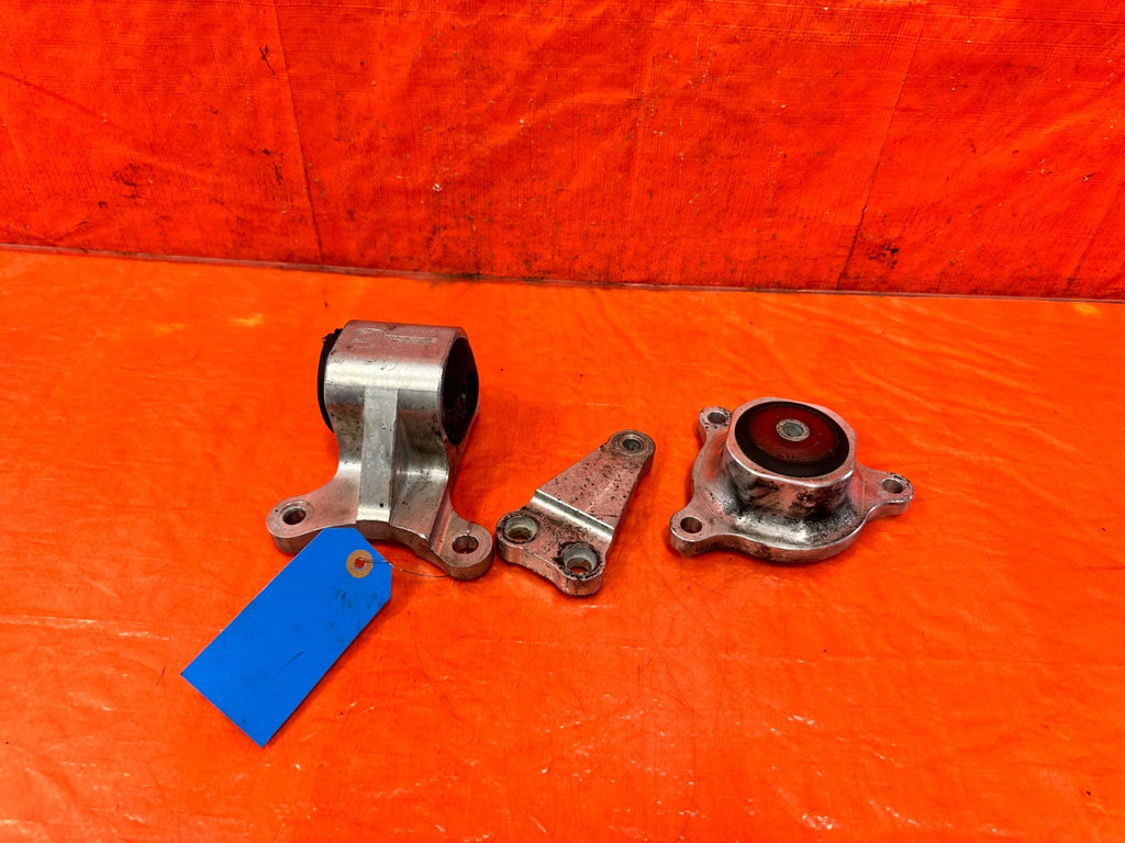 02 05 HONDA CIVIC SI EP3 HATCHBACK   INNOVATIVE MOTOR MOUNTS  ONLY 2 OKKKKKKKKKK8