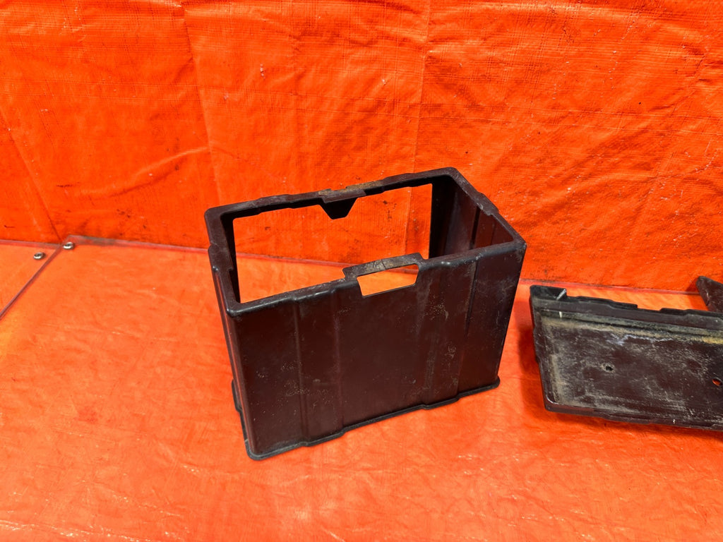 06 11 HONDA CIVIC   BATTERY TRAY SHIELD & TIE DOWN HARDWARE   OEM #3072