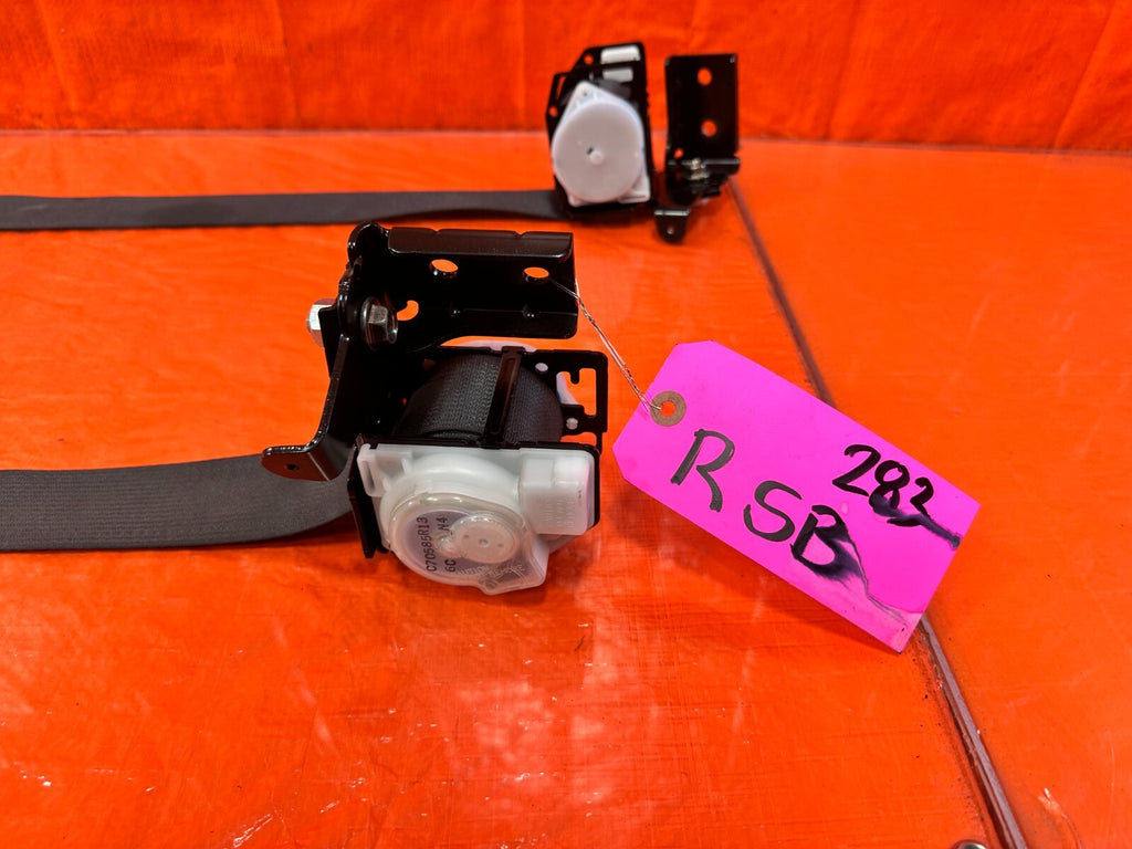 2013 13 SUBARU WRX STI WAGON REAR SEAT BELT SET LEFT & RIGHT SEAT BELTS OEM 2835