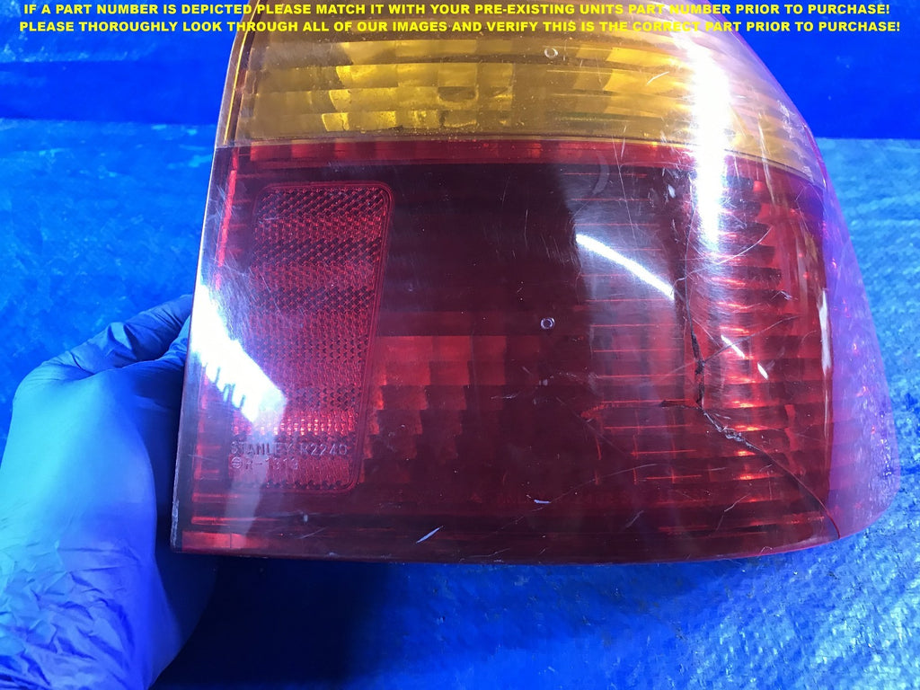 OEM 1999 2000 99 00 HONDA CIVIC SEDAN 4D PASSENGER RIGHT TAIL LIGHT R RH2