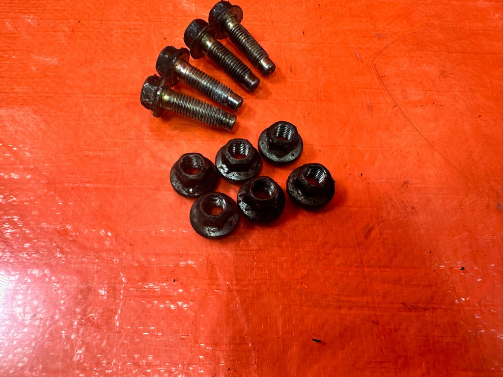 03 07 INFINITI G35 COUPE   RIGHT MOTOR MOUNT BOLT SET BOLTS   OEM 2981