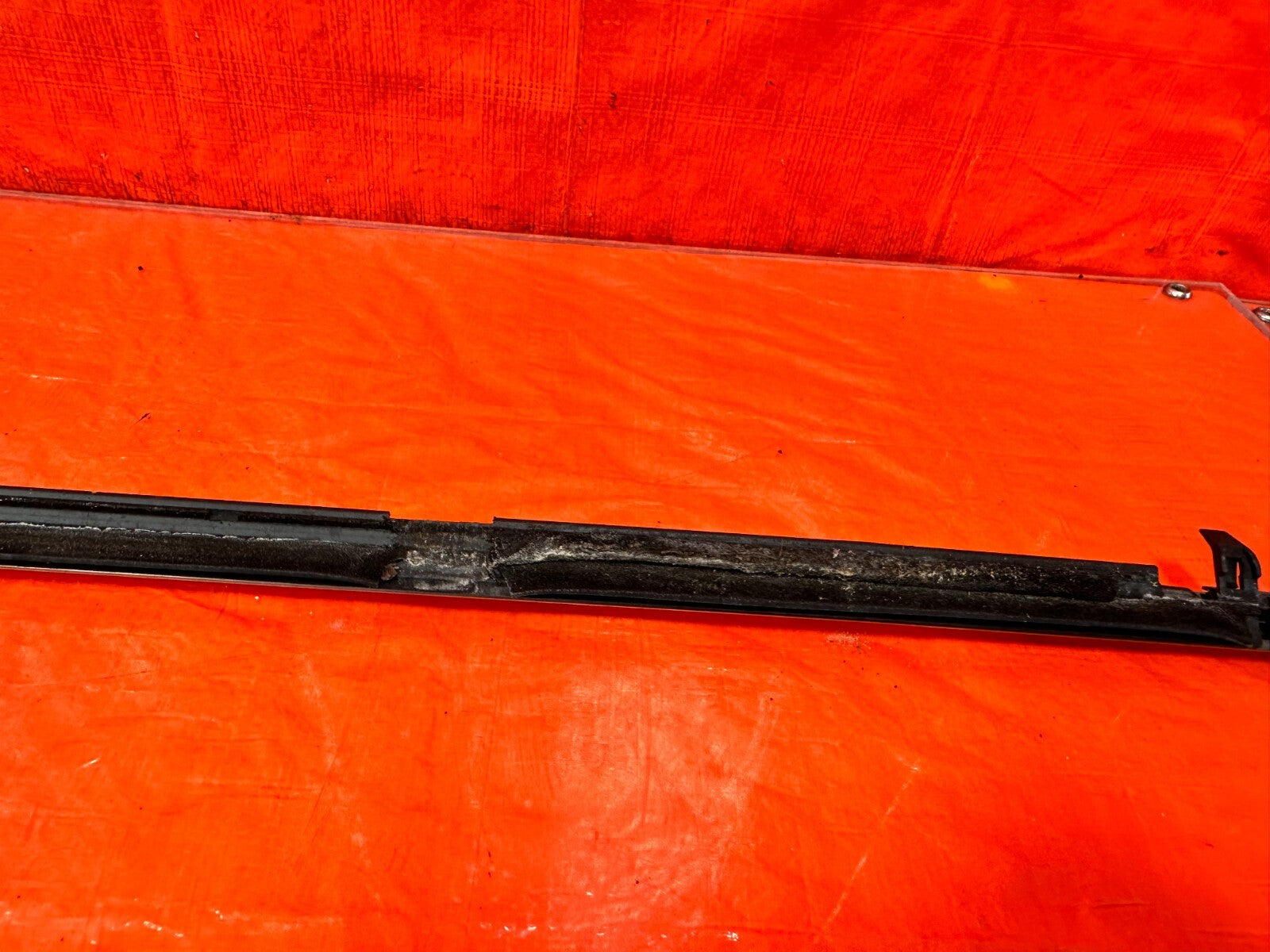 04 08 ACURA TSX   RIGHT REAR EXTERIOR WINDOW GLASS TRIM   OEM FACTORY #2759