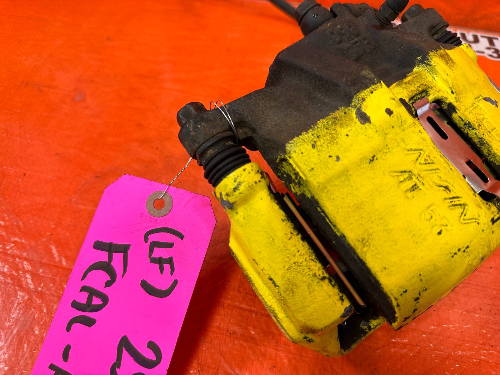 97 01 HONDA PRELUDE   BASE   DRIVER LEFT FRONT BRAKE CALIPER   OEM #2526