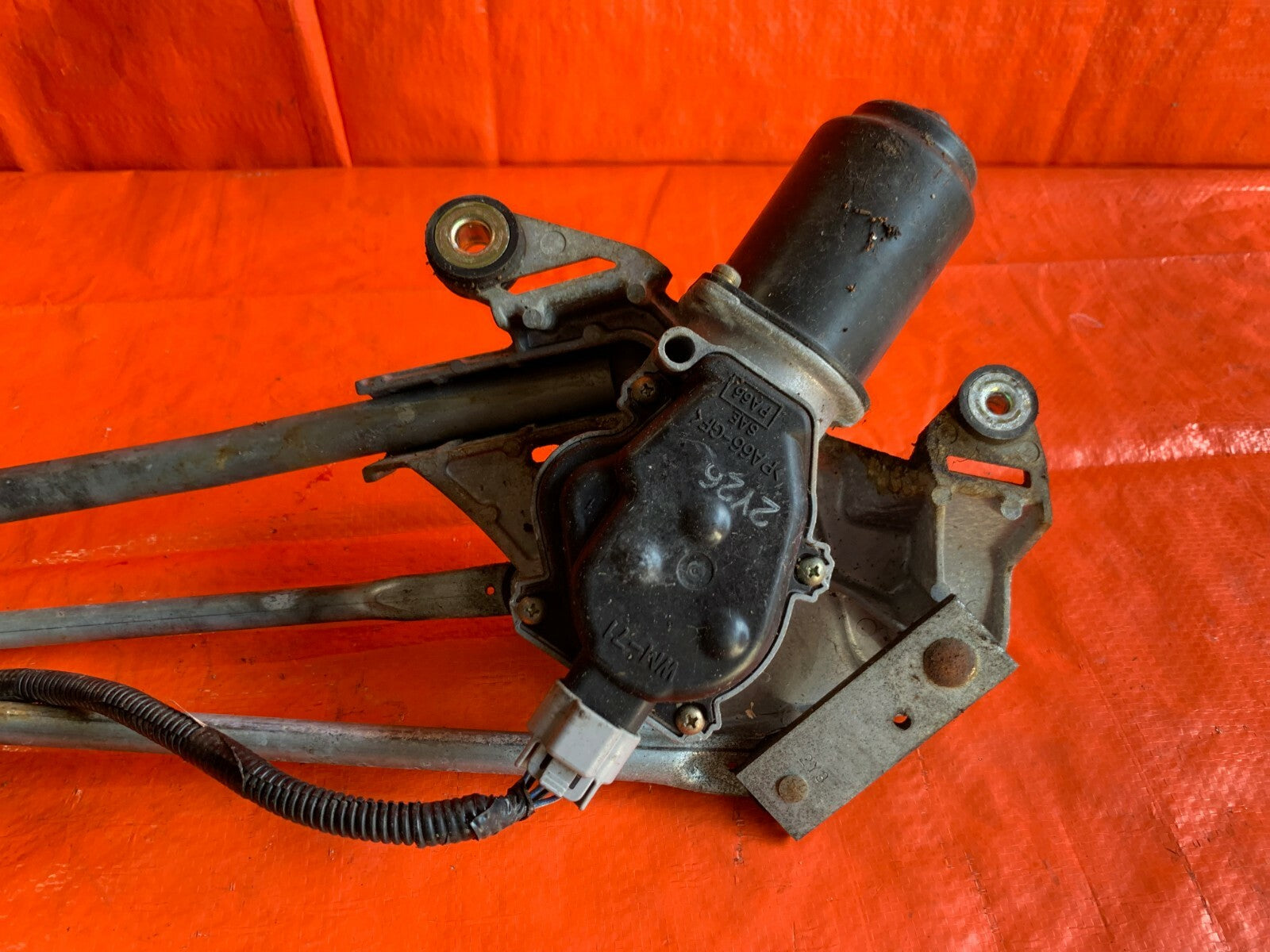 OEM 2003 03 ACURA RSX TYPE S   WINDSHIELD WIPER MOTOR WITH LINKAGE WITH PIGTAILS3
