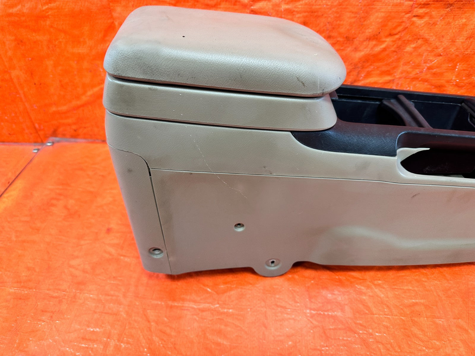 97 01 HONDA PRELUDE   ARM REST / CENTER CONSOLE STORAGE COMPARTMENT TAN OEM 32314