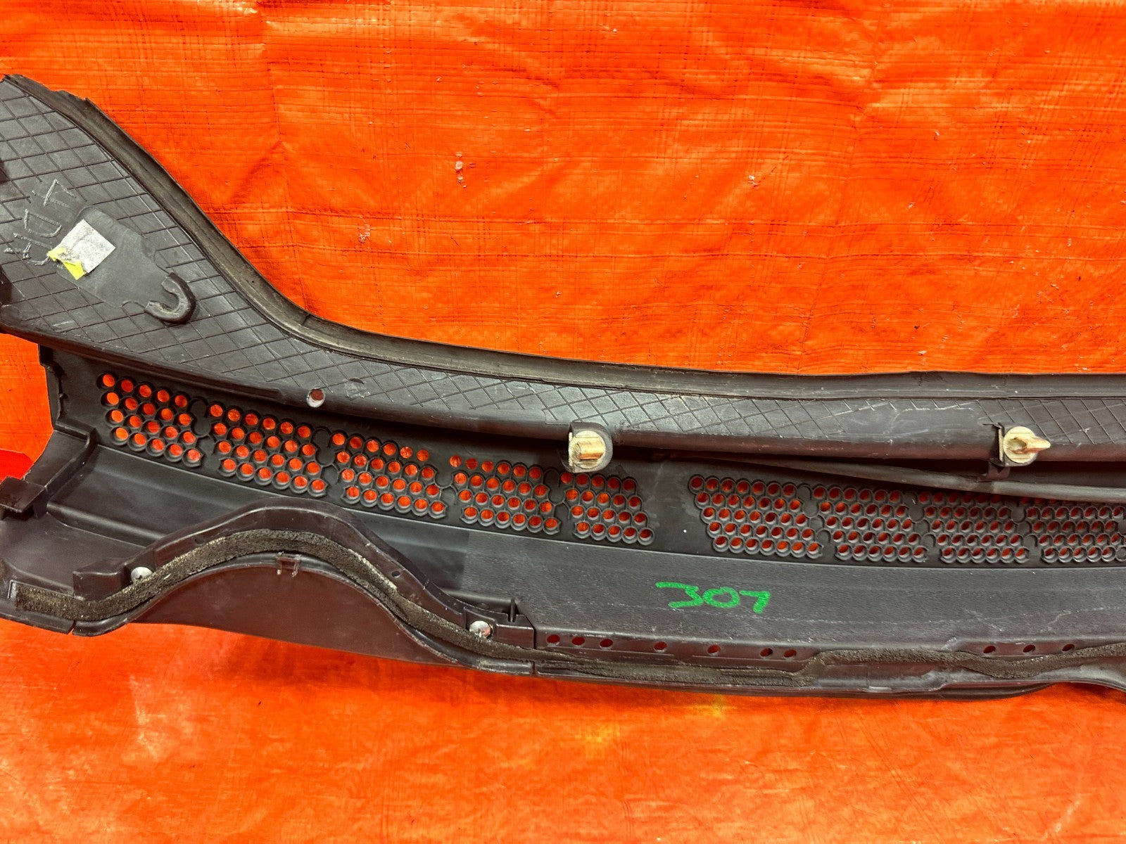 06 11 HONDA CIVIC SI 2D COUPE   100% COMPLETE WINDSHIELD WIPER COWL TRIM OEM 30710