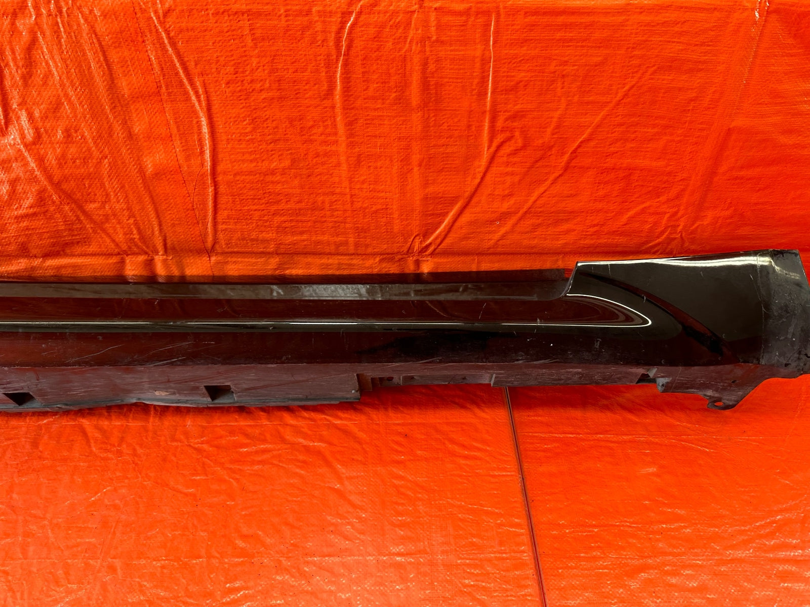 08 15 INFINITI G37 Q60 COUPE   SIDE SKIRT ROCKER MOLDING TRIM RIGHT SIDE OEM 1886