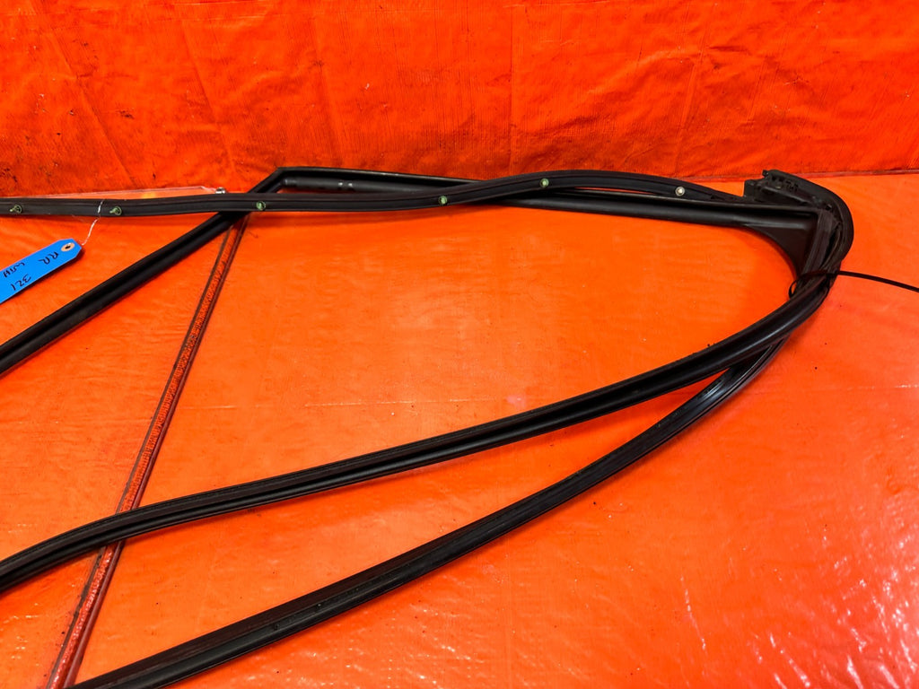 09 14 ACURA TSX   PASSENGER RIGHT FRONT   WEATHER STRIP & RUN CHANNEL OEM 3213