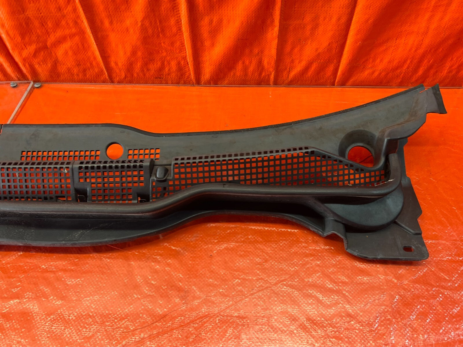 04 05 ACURA TSX   WINDSHIELD WIPER COWL TRIM PLASTIC   OEM FACTORY #1565