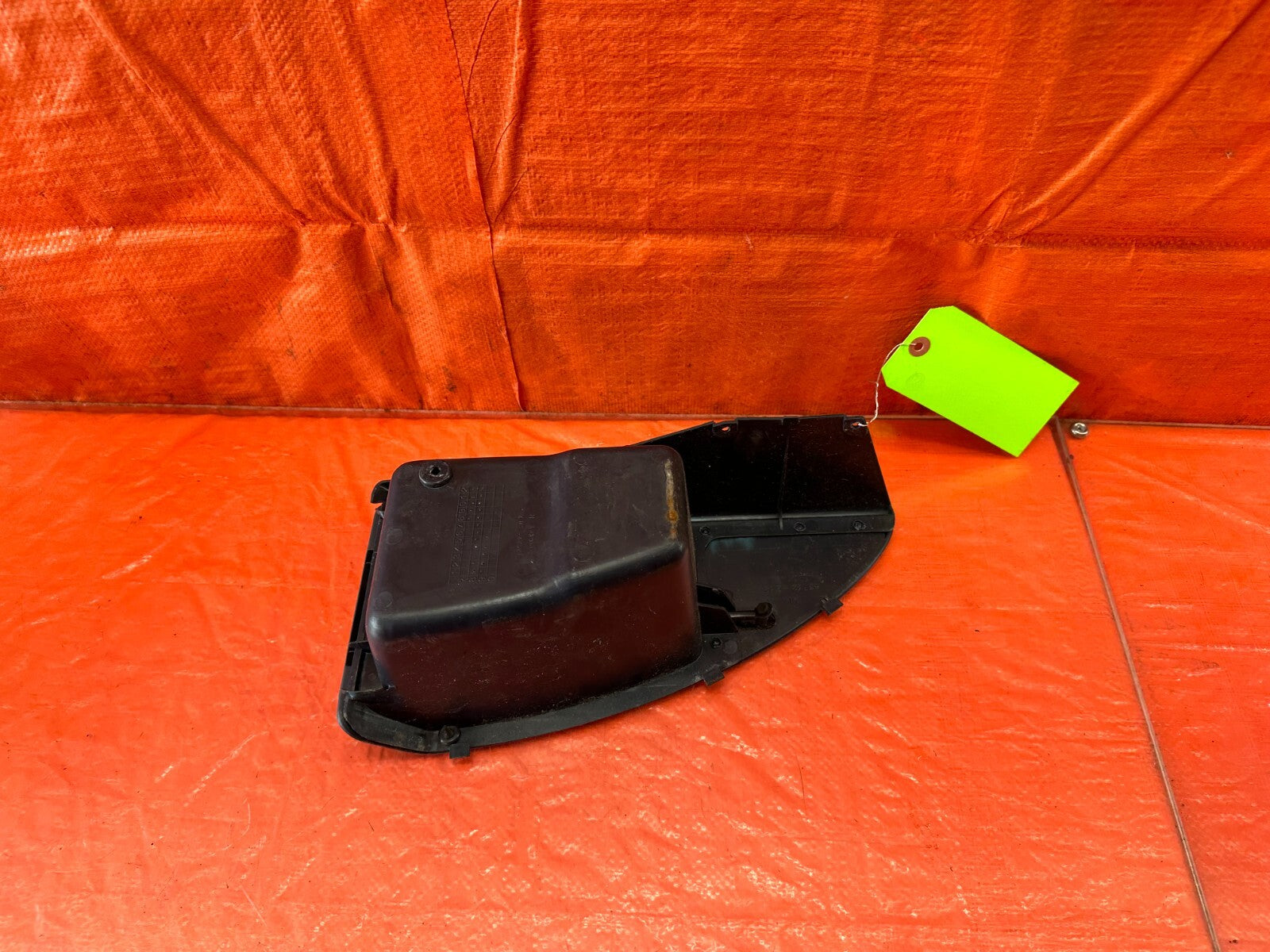 88 89 HONDA CRX DX   PASSENGER RIGHT REAR CARGO STORAGE COMPARTMENT OEM #2436