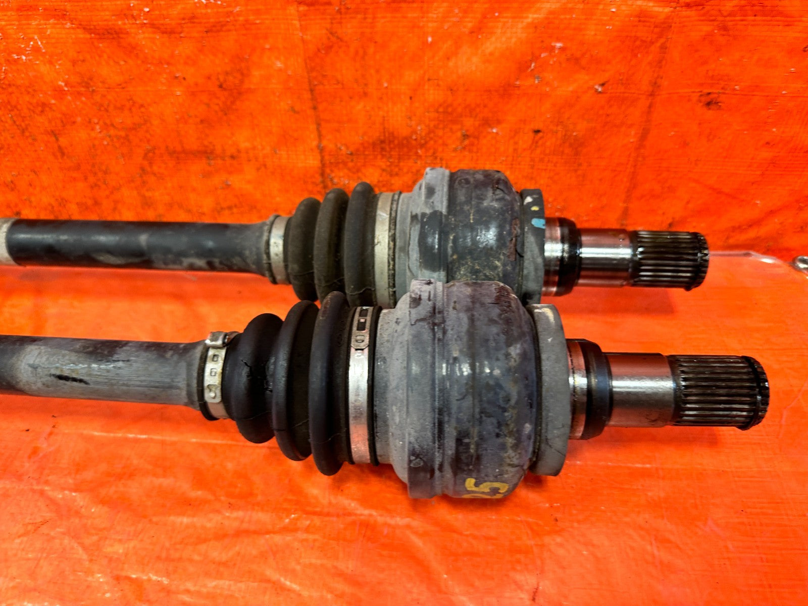 12 14 HYUNDAI GENESIS COUPE BK2 2.0L   LEFT AND RIGHT  AXLES DRIVESHAFTS OEM 3253