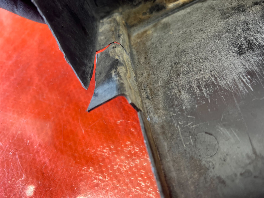 04 06 ACURA TL   BATTERY TRAY BOX SHIELD PLASTIC TRIM   OEM FACTORY #1373