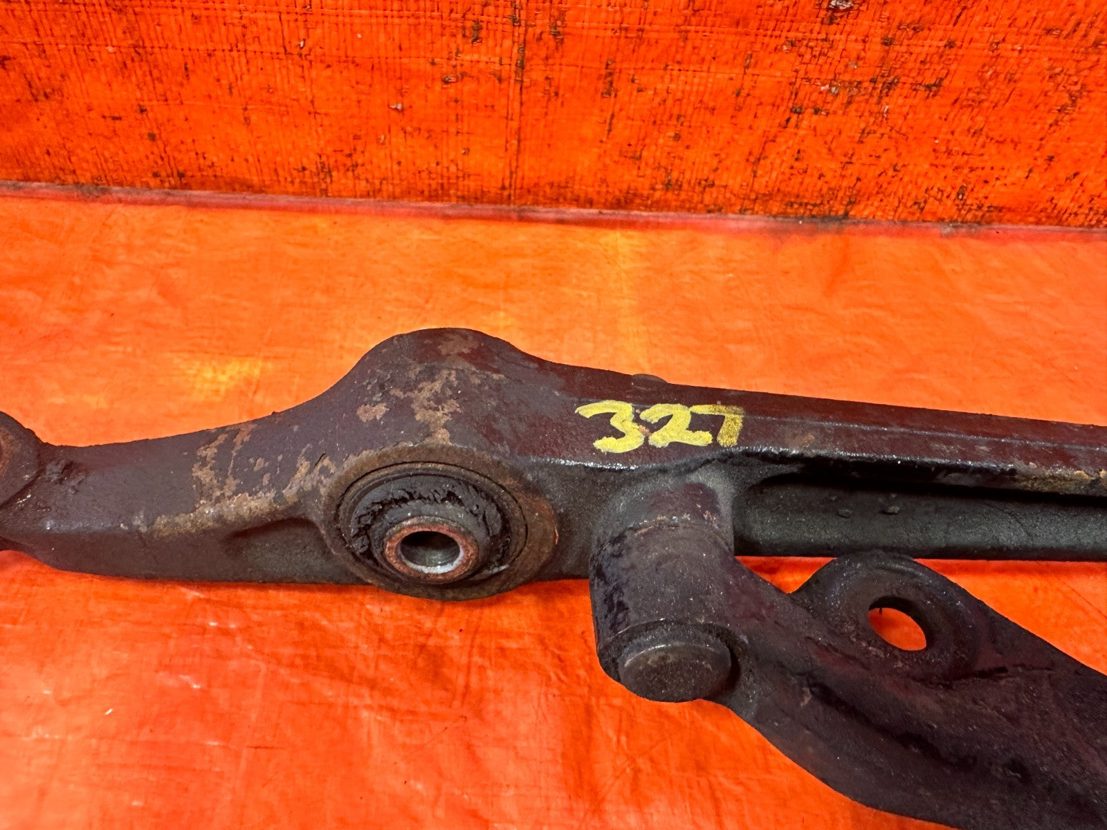 92 95 HONDA CIVIC   EX MODEL   LEFT FRONT LOWER CONTROL ARM   OEM 3279