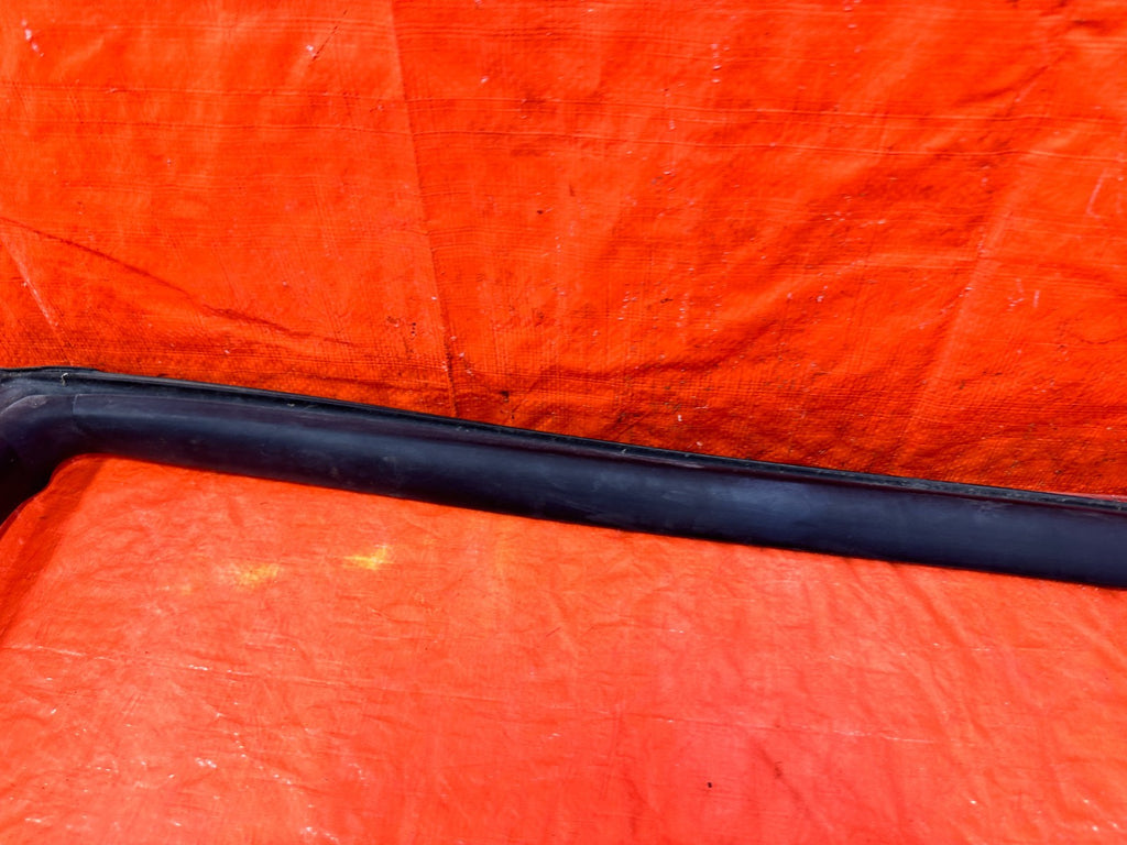 10 16 HYUNDAI GENESIS COUPE   RIGHT DOOR UPPER WEATHER STRIP SEAL OEM #2994