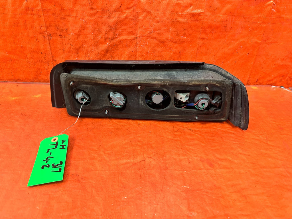 90 91 HONDA CIVIC HATCHBACK   PASSENGER RIGHT TAIL LIGHT TAIL LAMP   OEM #3254