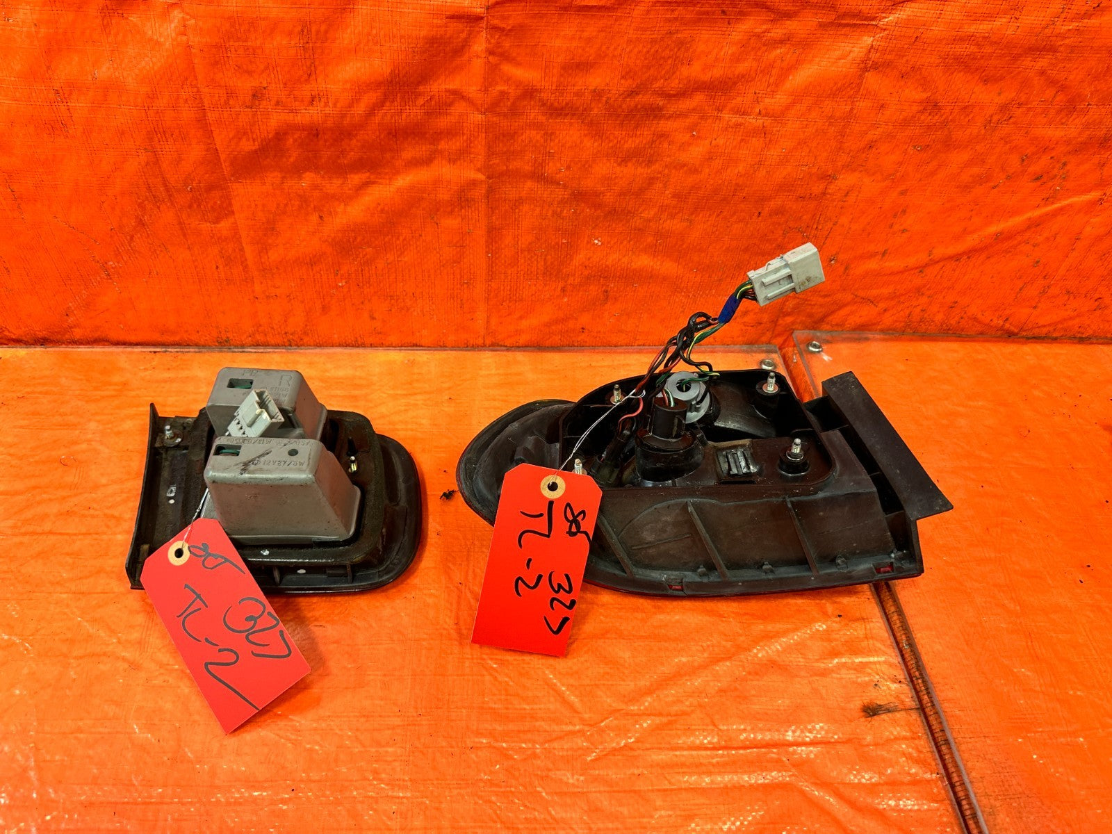 92 95 HONDA CIVIC   2D COUPE   RIGHT   INNER AND OUTER TAIL LIGHT LAMP   OEM 3278