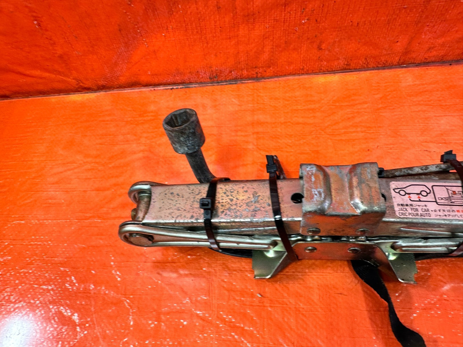 97 01 HONDA PRELUDE SPARE TIRE JACK WITH ALL ASSOCIATED TOOLS AND POUCH OEM 3238