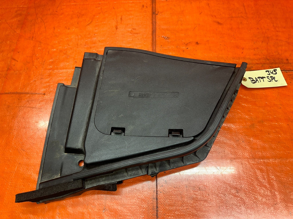 14-15 INFINITI Q50 3.7L AWD ENGINE BAY ROOM BATTERY COVER TRIM PANEL PLASTIC OEM0