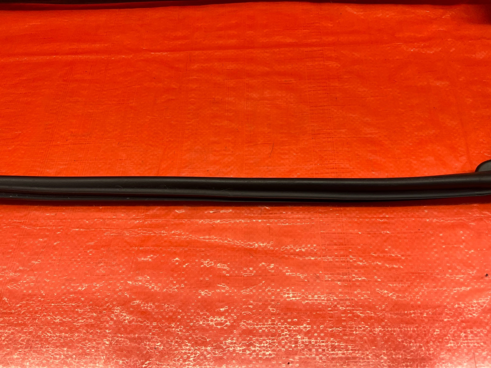 08 15 INFINITI G37 & Q60   RIGHT DOOR   LOWER WEATHER STRIP SEAL OEM #20712