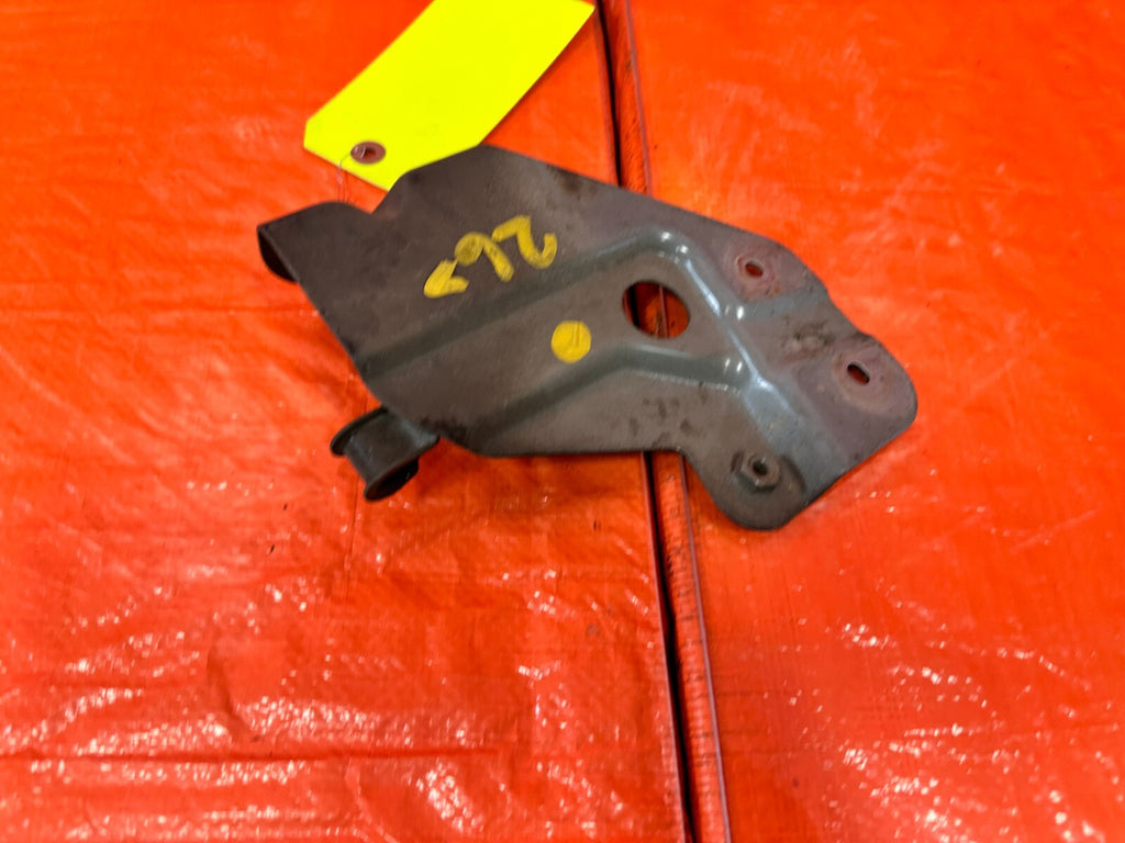 90 93 MAZDA MX 5 MIATA   LEFT RADIATOR SUPPORT IMPACT COVER BRACKET OEM #2678